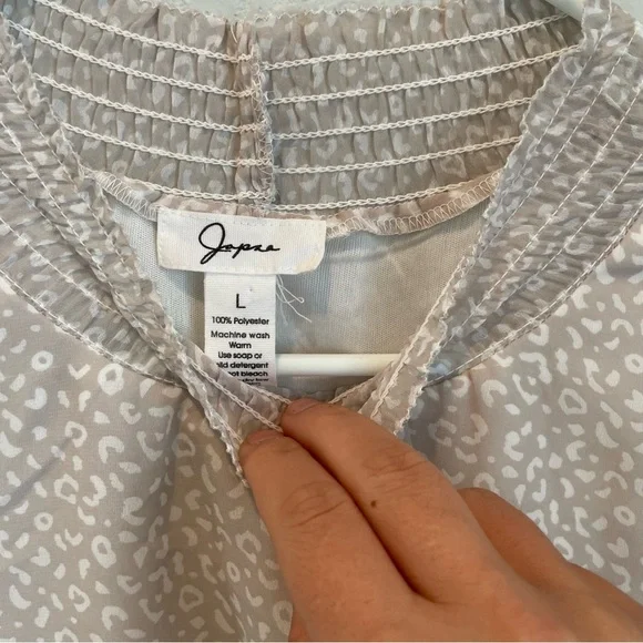 Japna Cream Long Sleeve Blouse with Smocked Ruffles Women’s Size Large - Picture 2 of 8